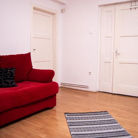 Butterfly Apartment-Hidden Gem In The Heart Of Targu Mures Exterior photo