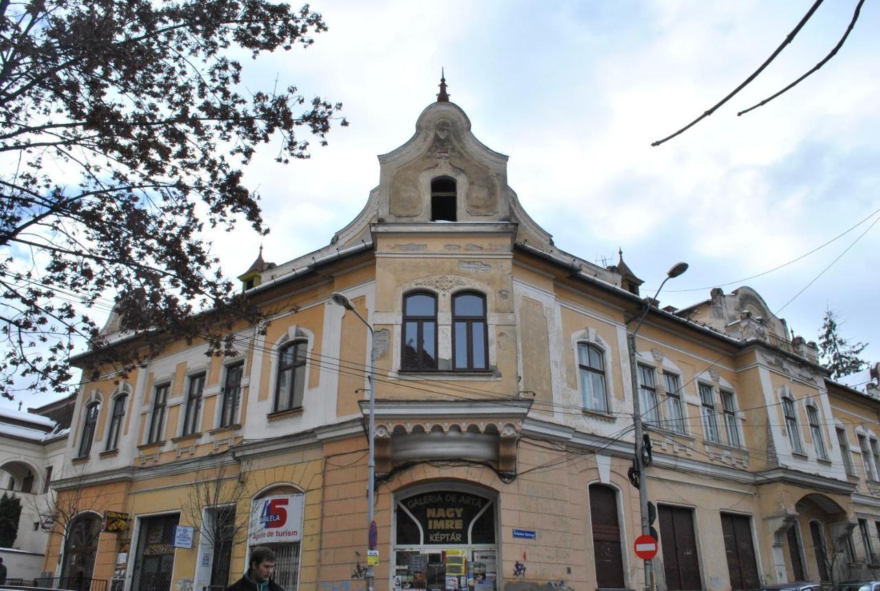 Butterfly Apartment-Hidden Gem In The Heart Of Targu Mures Exterior photo