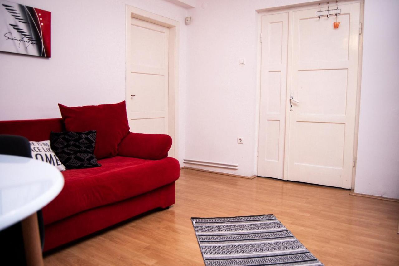 Butterfly Apartment-Hidden Gem In The Heart Of Targu Mures Exterior photo