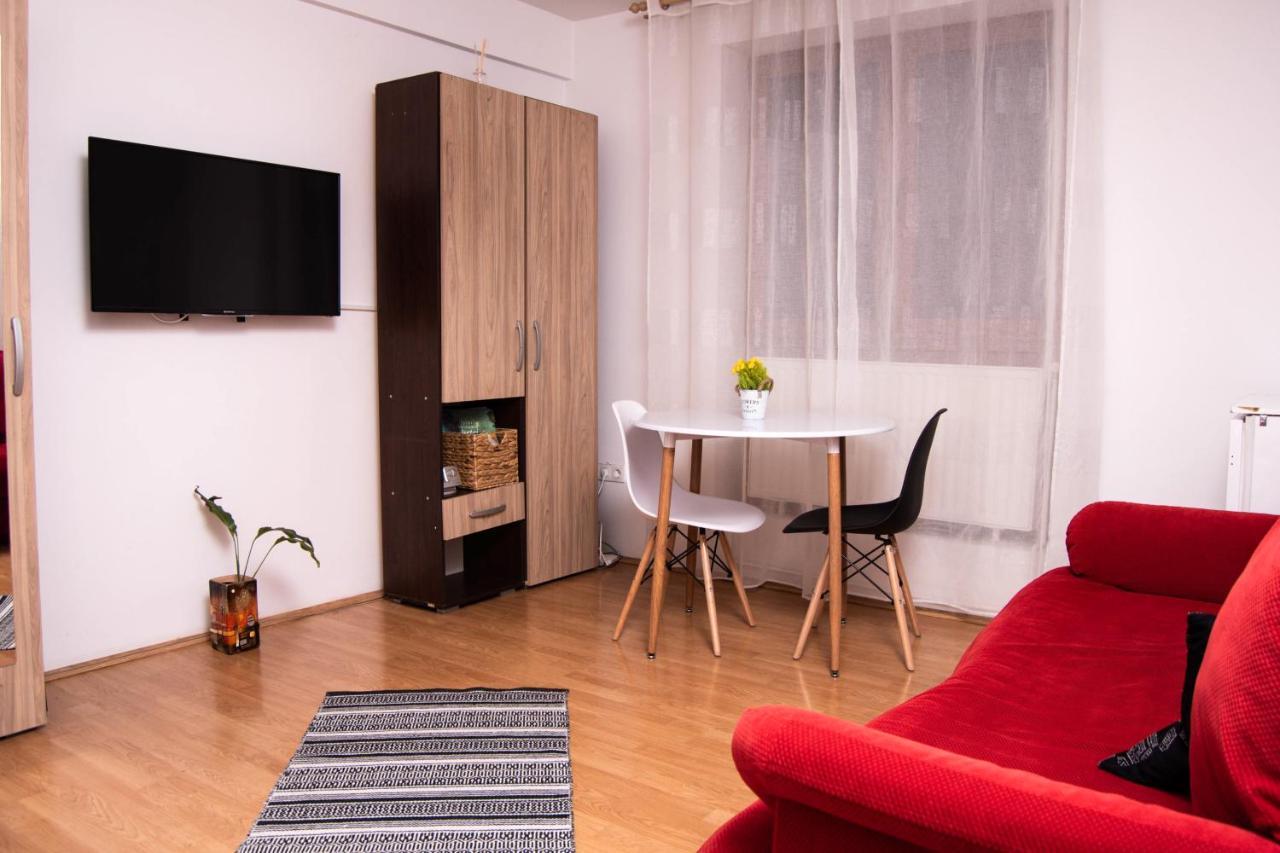 Butterfly Apartment-Hidden Gem In The Heart Of Targu Mures Exterior photo